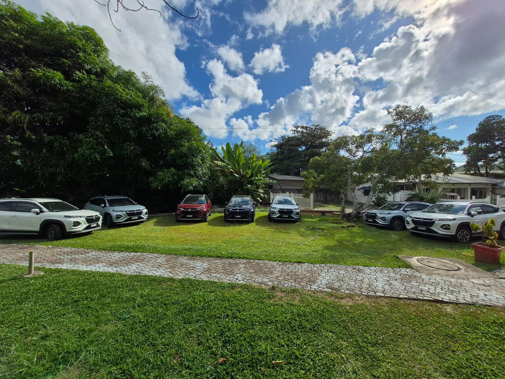 Beau Vallon Bungalows Exterior photo